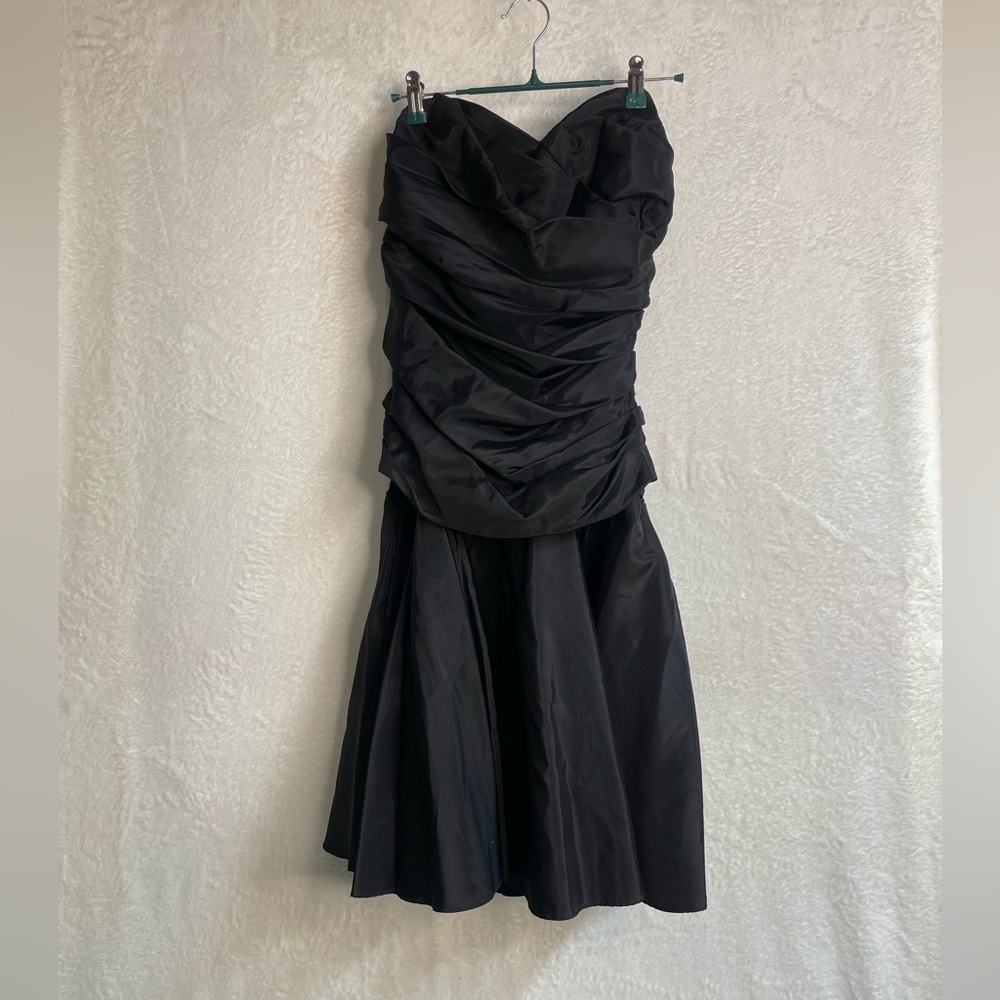 Sleeveless 80s LBD